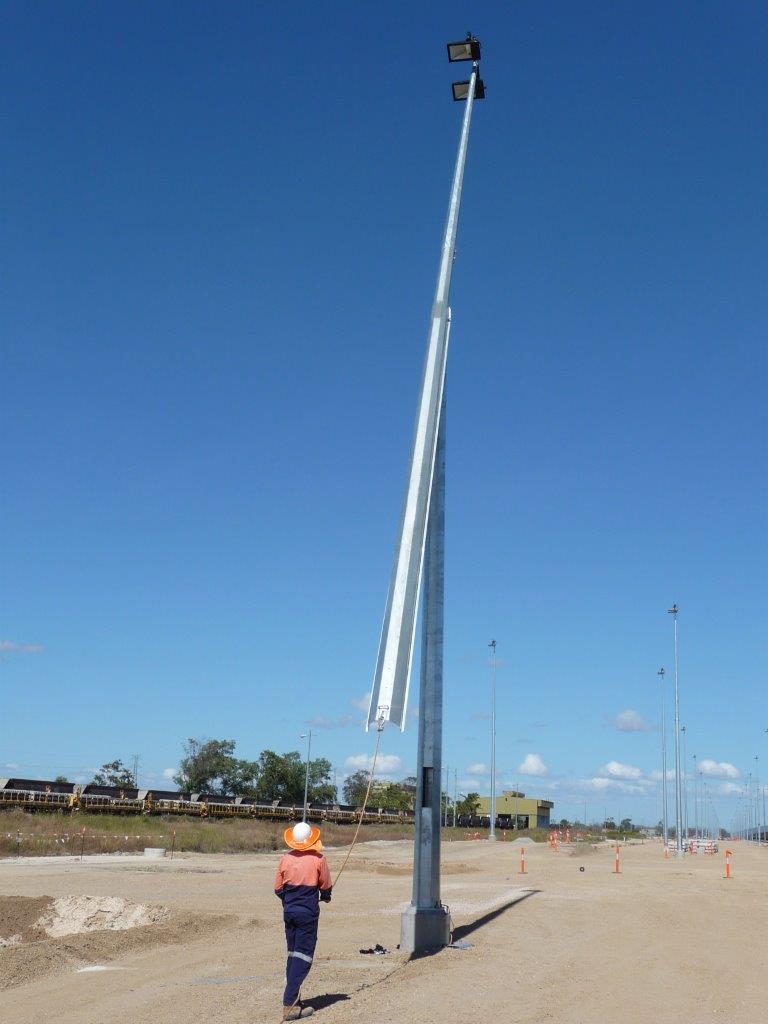 Mid hinged cheap light pole